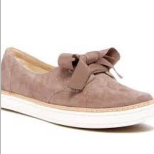 UGG Australia Carilyn ribbon sneakers suede leather slip on shoes brown size 9‌